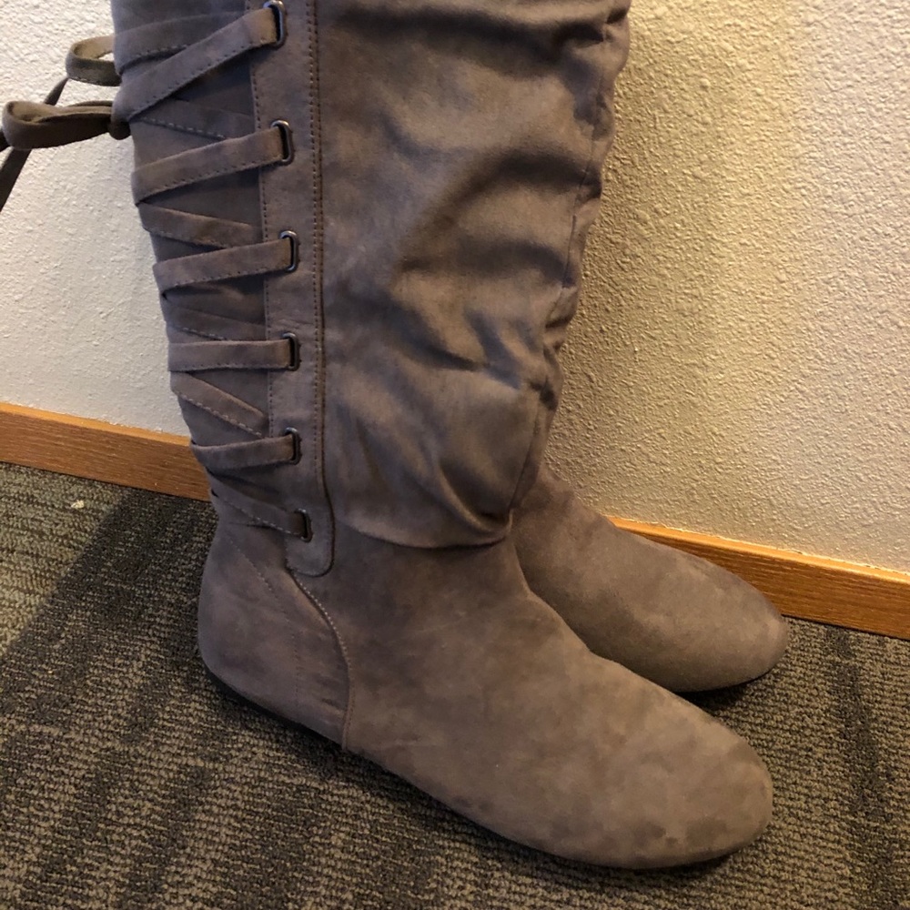 Just fab lace up back with cable knit feature